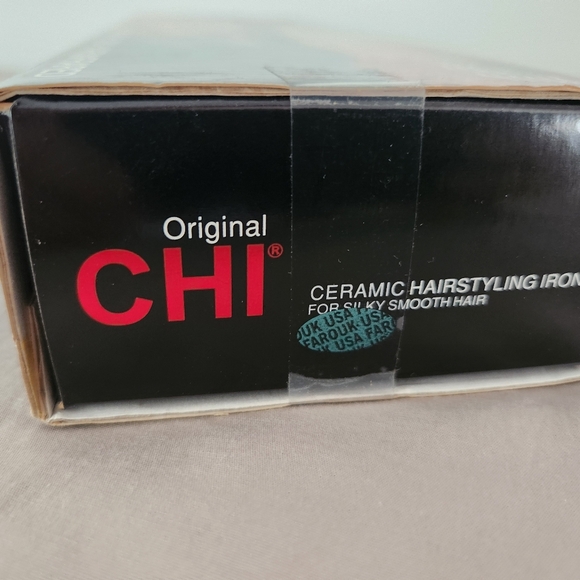 CHI hair straightener - Picture 2 of 5